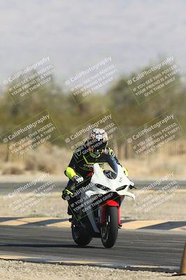 media/Oct-30-2025-Racers Edge (Thu) [[dabbdaf680]]/3-B Group/Session 2 Turn 2/